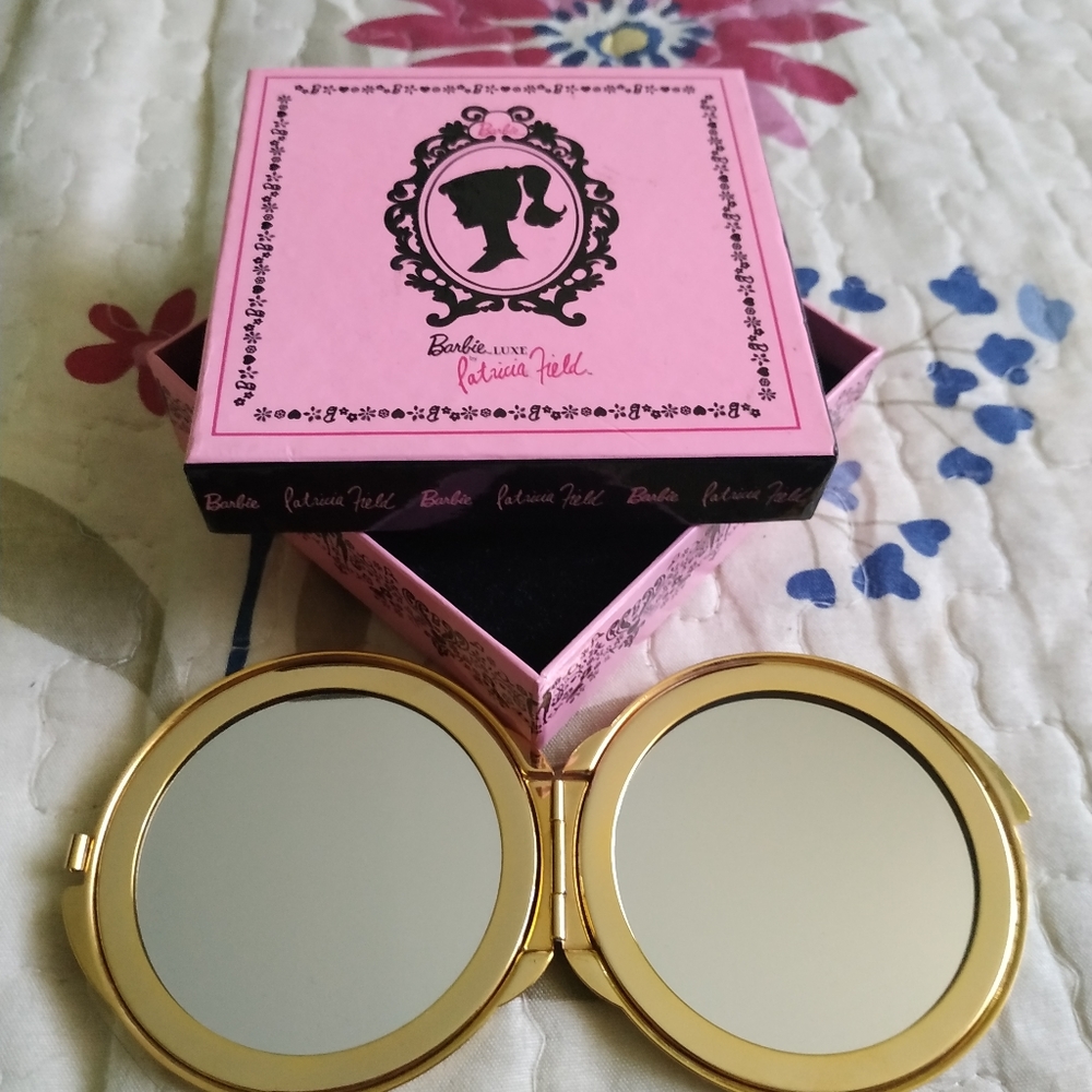 🚫SOLD🚫Barbie Compact Mirror